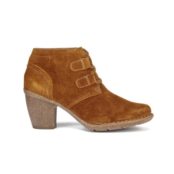 Clarks Artisan Carleta Lyon Brown Suede Ankle Boots - Picture 1 of 11